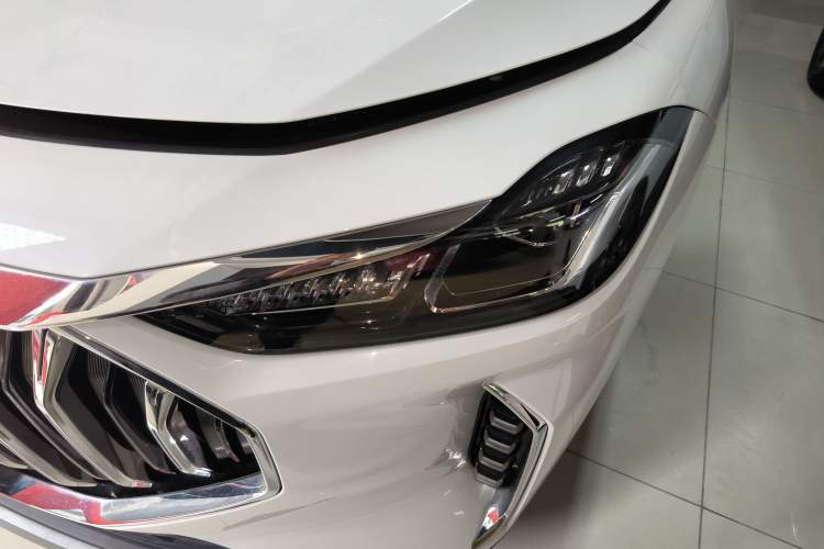 Used JETOUR X70 PLUS 2023 1.5T DCT Brave PLUS 5-Seater Left Front Headlight