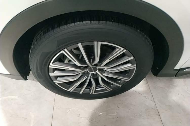 Used JETOUR X70 PLUS 2023 1.5T DCT Ziqiang PRO 7-Seater Left Front Wheel Hub
