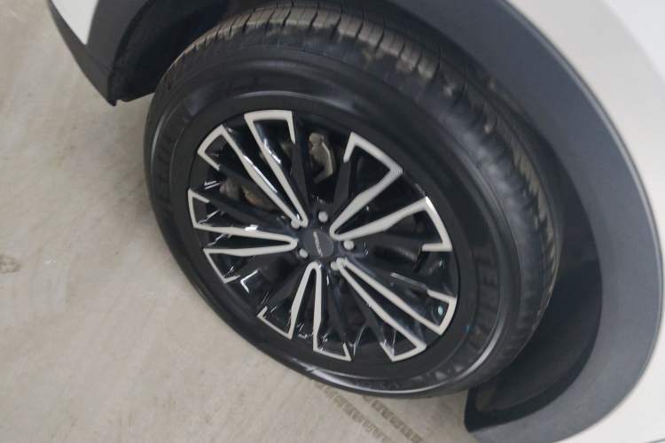 Used JETOUR X70 PLUS 2023 1.5T DCT Ziqiang PRO 5-Seater Left Front Wheel Hub
