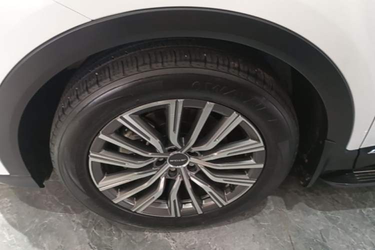 Used JETOUR X70 PLUS 2023 1.5T DCT Brave PLUS 7-Seater Left Front Wheel Hub