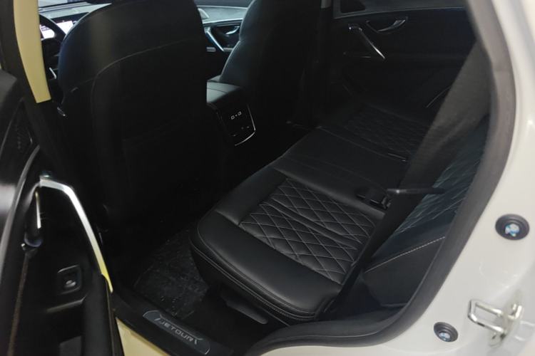 Used JETOUR X70 PLUS 2023 1.5T DCT Brave PLUS 5-Seater Left Rear Seat