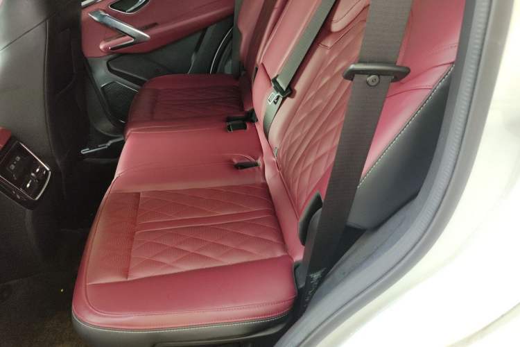 Used JETOUR X70 PLUS 2023 1.5T DCT Brave PLUS 7-Seater Left Rear Seat