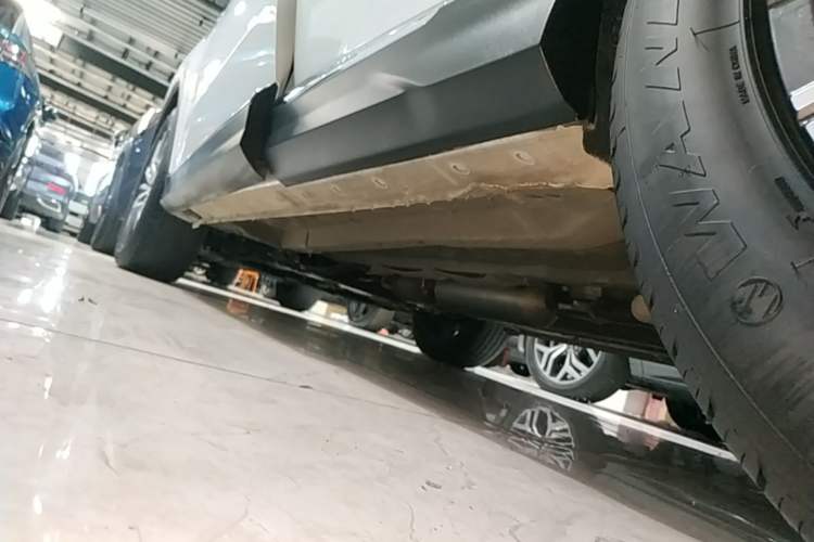 Used JETOUR X70 PLUS 2023 1.5T DCT Ziqiang PRO 7-Seater Left Side Sill