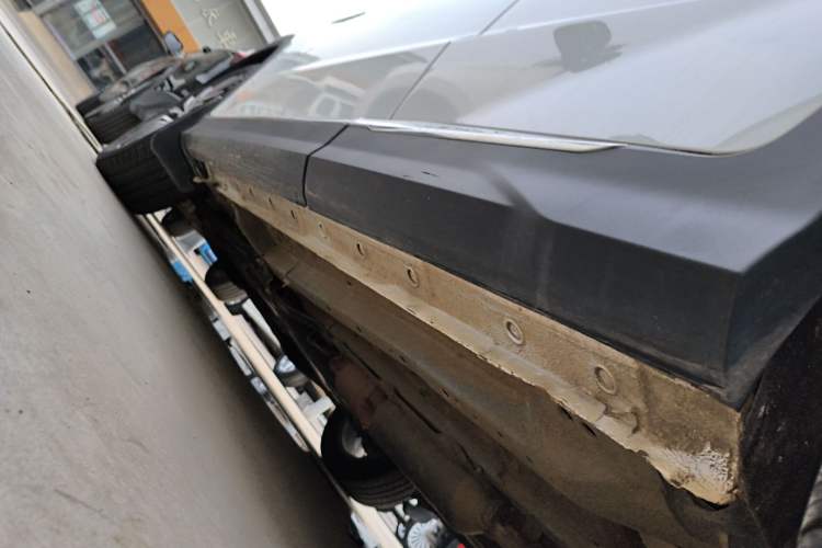 Used JETOUR X70 PLUS 2023 1.5T CVT Ziqiang MAX 5-Seater Left Side Sill