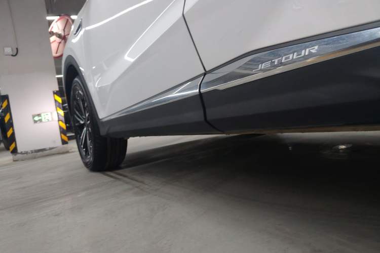 Used JETOUR X70 PLUS 2023 1.5T DCT Ziqiang PRO 5-Seater Left Side Sill