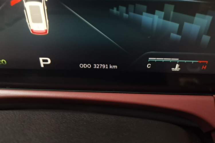 Used JETOUR X70 PLUS 2023 1.5T DCT Brave PLUS 5-Seater Odometer Close Up
