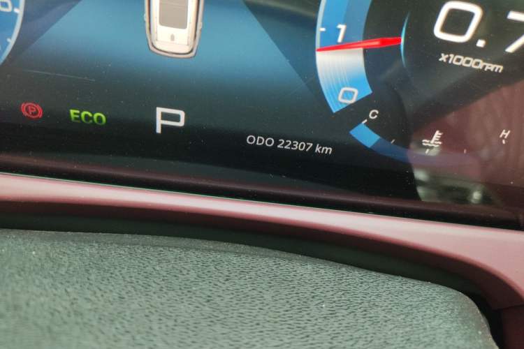 Used JETOUR X70 PLUS 2023 1.5T DCT Brave PLUS 7-Seater Odometer Close Up