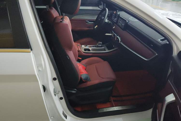 Used JETOUR X70 PLUS 2023 1.5T DCT Ziqiang PRO 7-Seater Right Front Seat