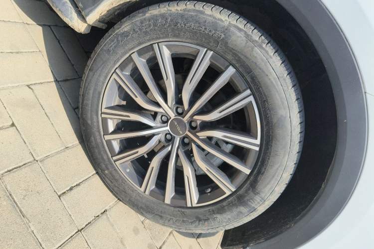 Used JETOUR X70 PLUS 2023 1.5T DCT Ziqiang PRO+ 7-Seater Right Front Wheel Hub