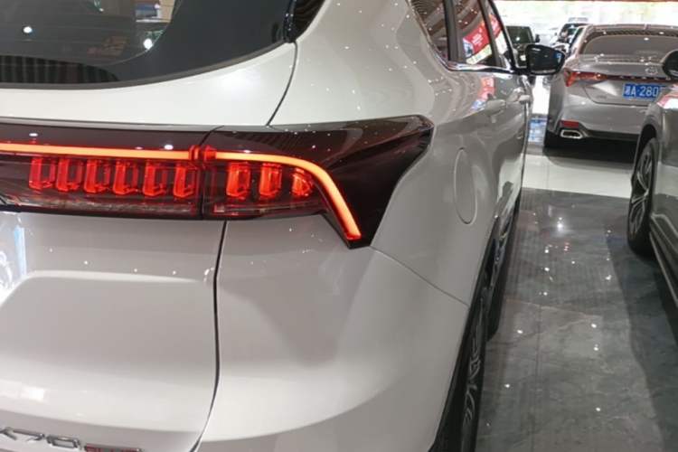 Used JETOUR X70 PLUS 2023 1.5T DCT Brave PLUS 7-Seater Right Rear Taillight