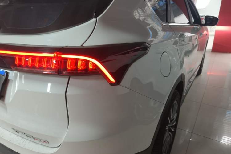 Used JETOUR X70 PLUS 2023 1.5T DCT Brave PLUS 5-Seater Right Rear Taillight