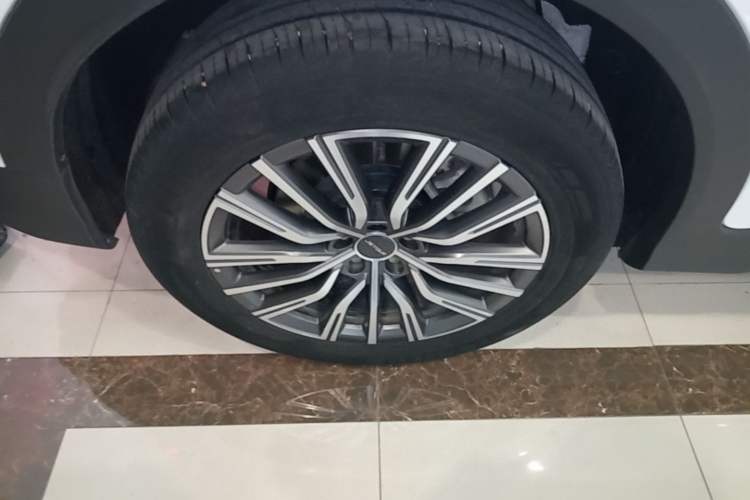 Used JETOUR X70 PLUS 2023 1.5T DCT Ziqiang PRO+ 5-Seater Right Rear Wheel Hub