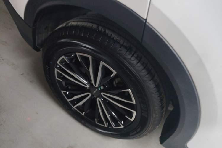 Used JETOUR X70 PLUS 2023 1.5T DCT Ziqiang PRO 5-Seater Right Rear Wheel Hub
