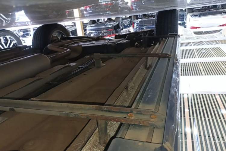 Used JETOUR X70 PLUS 2023 1.5T DCT Brave PLUS 7-Seater Right Side Sill