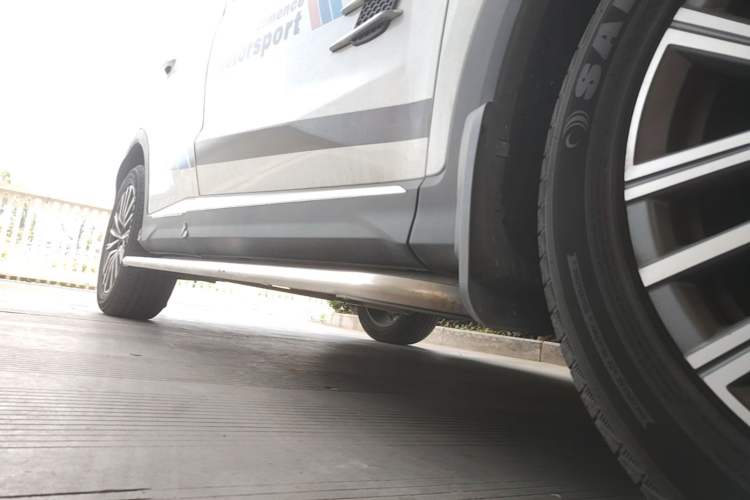 Used JETOUR X70 PLUS 2023 1.5T DCT Brave PLUS 5-Seater Right Side Sill