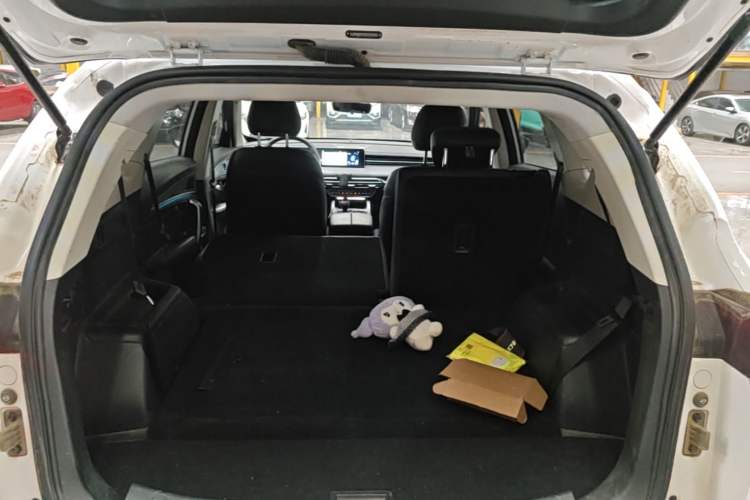 Used JETOUR X70 PLUS 2023 1.5T DCT Brave PLUS 7-Seater Trunk