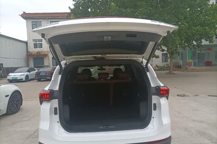 Used JETOUR X70 PLUS 2023 1.5T DCT Brave PLUS 7-Seater Trunk