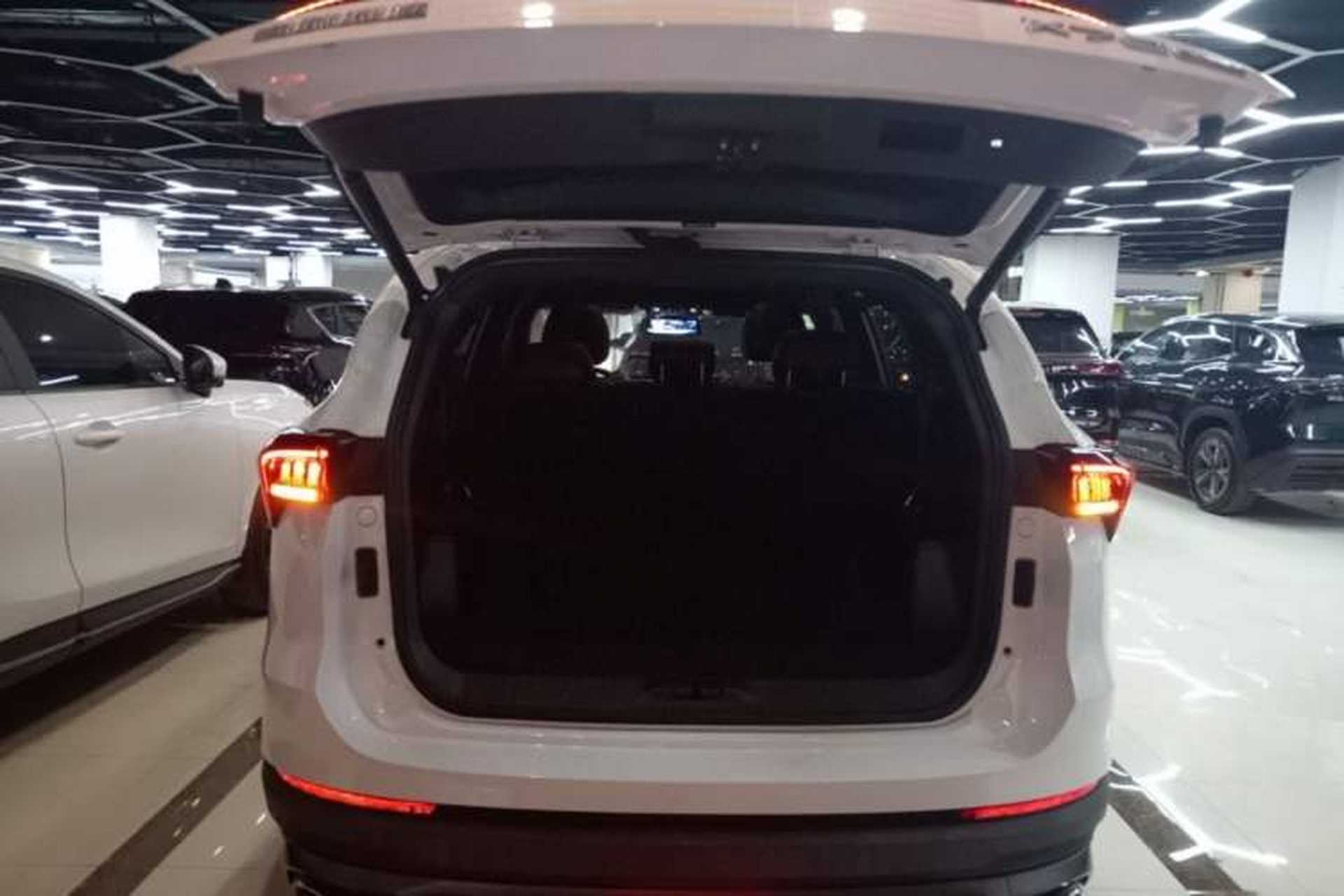 Used JETOUR X70 PLUS 2023 1.5T DCT Ziqiang PRO 7-Seater Trunk
