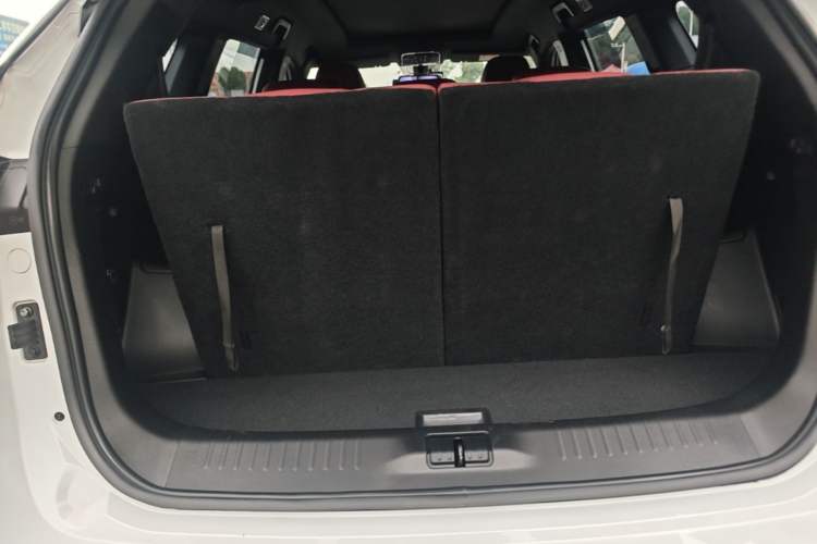 Used JETOUR X70 PLUS 2023 1.5T DCT Brave PLUS 7-Seater Trunk