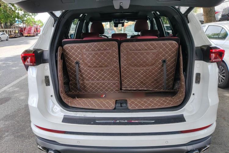 Used JETOUR X70 PLUS 2023 1.6T DCT Stronger PRO 7-Seater Trunk
