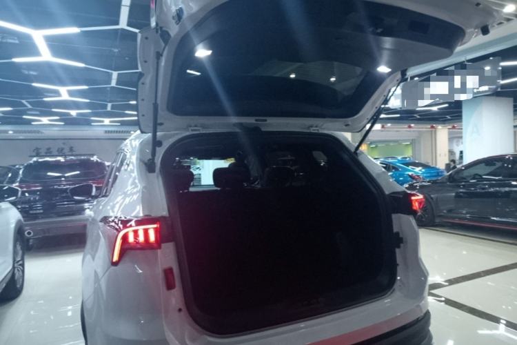 Used JETOUR X70 PLUS 2023 1.5T DCT Brave PLUS 5-Seater Trunk