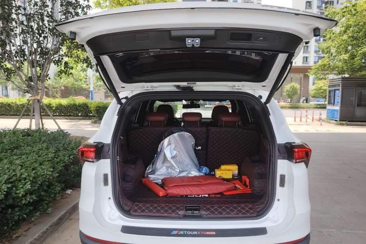 Used JETOUR X70 PLUS 2023 1.5T DCT Brave PLUS 5-Seater Trunk