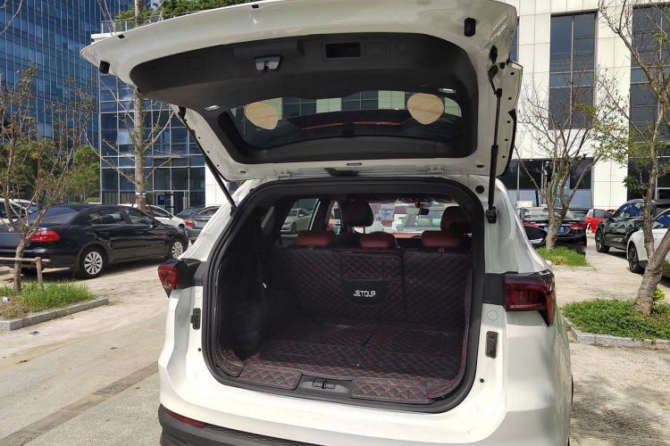 Used JETOUR X70 PLUS 2023 1.5T DCT Brave PLUS 7-Seater Trunk