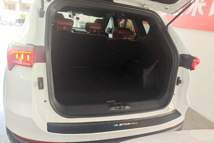 Used JETOUR X70 PLUS 2023 1.6T DCT Stronger 7-Seater Trunk