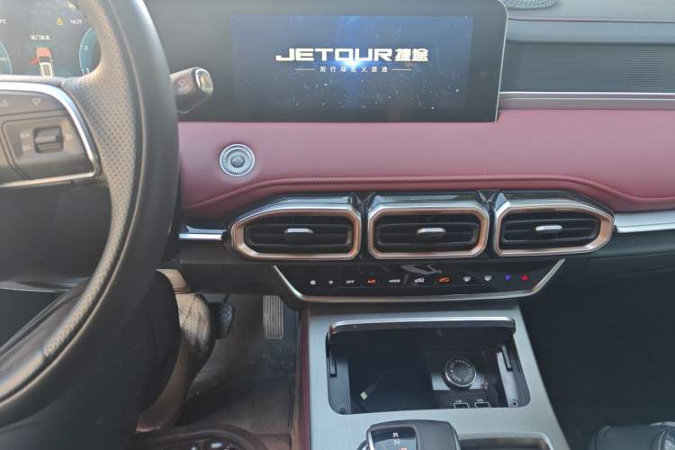 Used JETOUR X70 PLUS 2024 Champion Edition 1.5T DCT Champion MAX 5-Seater Audio And AC Panel
