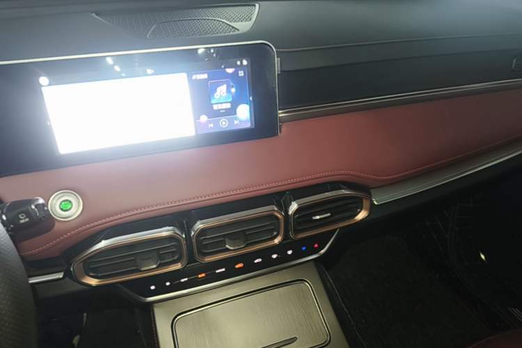 Used JETOUR X70 PLUS 2024 Champion Edition 1.6T DCT Champion ULTRA 5-Seater Audio And AC Panel