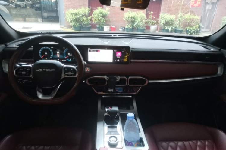 Used JETOUR X70 PLUS 2024 Champion Edition 1.5T DCT Champion MAX+ 5-seater Center Console
