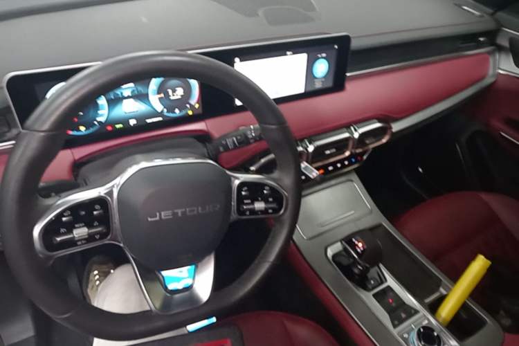 Used JETOUR X70 PLUS 2024 Champion Edition 1.5T DCT Champion MAX+ 5-seater Center Console