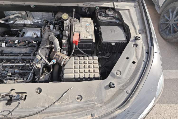 Used JETOUR X70 PLUS 2024 Champion Edition 1.5T Manual Champion 5-Seater Engine Bay Left