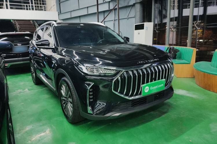 Used JETOUR X70 PLUS 2024 Champion Edition 1.5T DCT Champion PRO 7-Seater Front Right 45 Deg