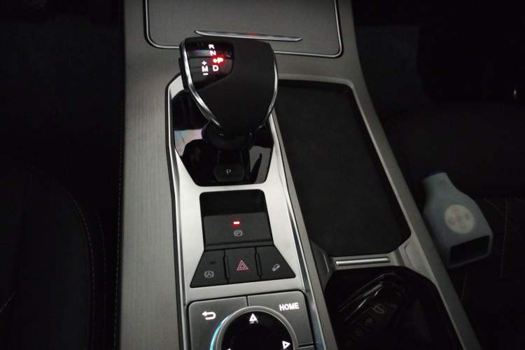 Used JETOUR X70 PLUS 2024 Champion Edition 1.5T DCT Champion MAX+ 5-seater Gear Lever