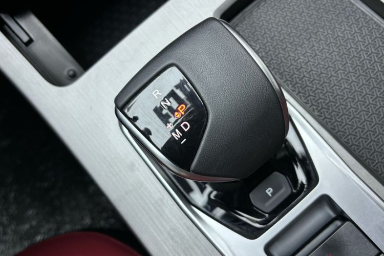 Used JETOUR X70 PLUS 2024 Champion Edition 1.5T DCT Champion PRO 7-Seater Gear Lever