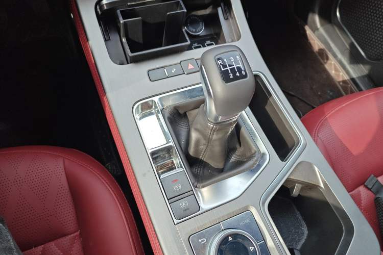 Used JETOUR X70 PLUS 2024 Champion Edition 1.5T Manual Champion 5-Seater Gear Lever