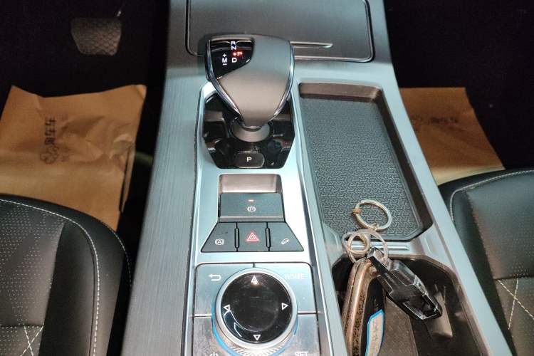 Used JETOUR X70 PLUS 2024 Champion Edition 1.5T DCT Champion PRO 7-Seater Gear Lever