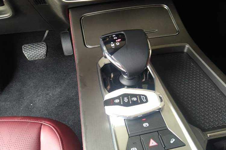 Used JETOUR X70 PLUS 2024 Champion Edition 1.5T DCT Champion MAX 7-Seater Gear Lever