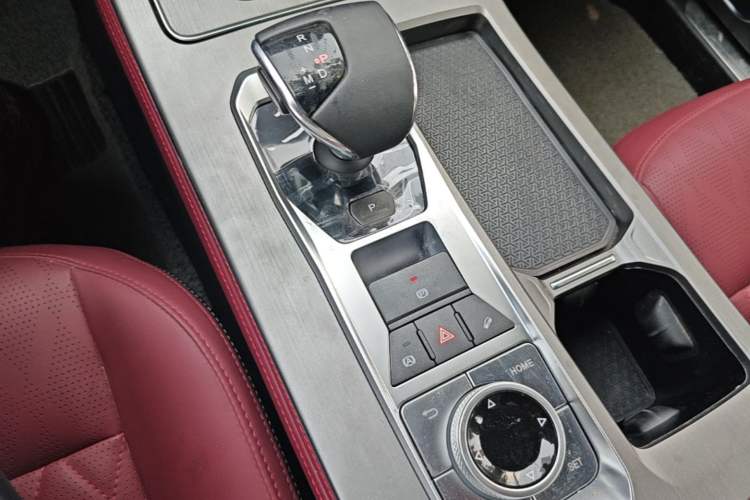 Used JETOUR X70 PLUS 2024 Champion Edition 1.5T DCT Champion MAX+ 5-seater Gear Lever