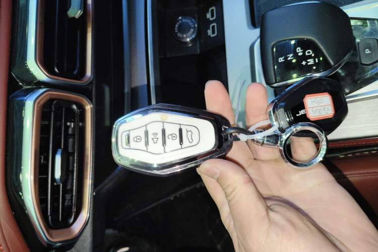 Used JETOUR X70 PLUS 2024 Champion Edition 1.5T DCT Champion MAX 5-Seater Interior 1