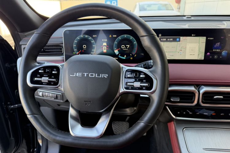 Used JETOUR X70 PLUS 2024 Champion Edition 1.5T DCT Champion MAX+ 5-seater Interior 4