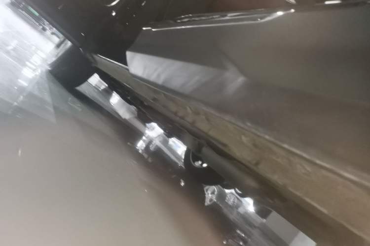 Used JETOUR X70 PLUS 2024 Champion Edition 1.5T DCT Champion PRO 5-Seater Left Side Sill