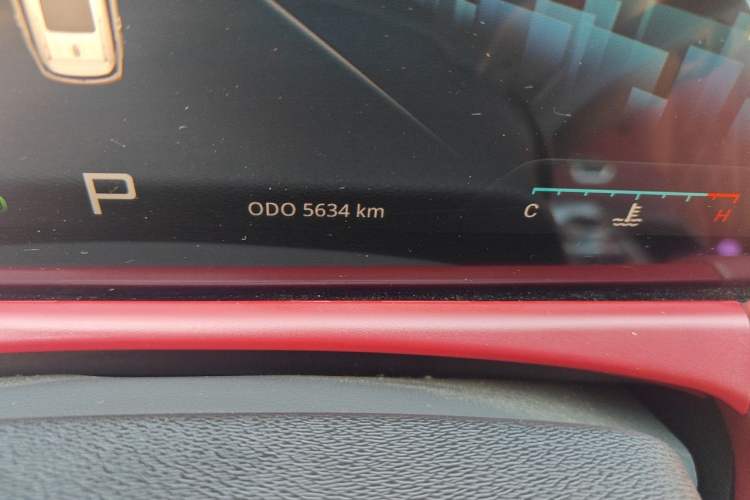 Used JETOUR X70 PLUS 2024 Champion Edition 1.5T DCT Champion MAX 7-Seater Odometer Close Up