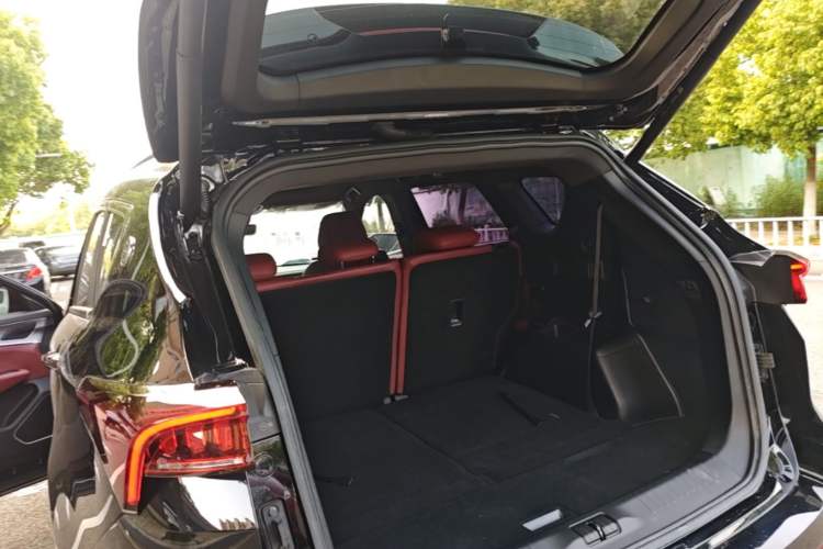 Used JETOUR X70 PLUS 2024 Champion Edition 1.5T DCT Champion MAX 7-Seater Trunk