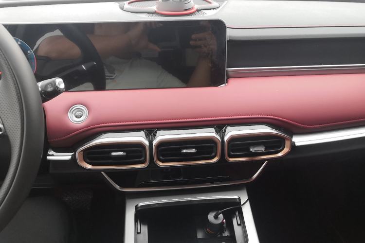 Used JETOUR X70 PLUS 2024 Champion Edition 1.5T DCT Champion MAX 5-Seater Audio And AC Panel