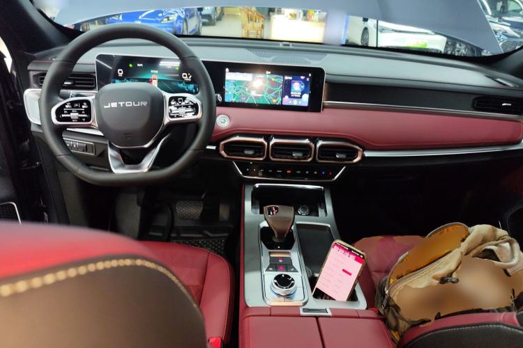 Used JETOUR X70 PLUS 2024 Champion Edition 1.5T DCT Champion MAX+ 7-Seater Center Console