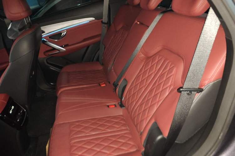 Used JETOUR X70 PLUS 2024 1.6T DCT Ultra-Comfort Edition 5 Seats Interior 4