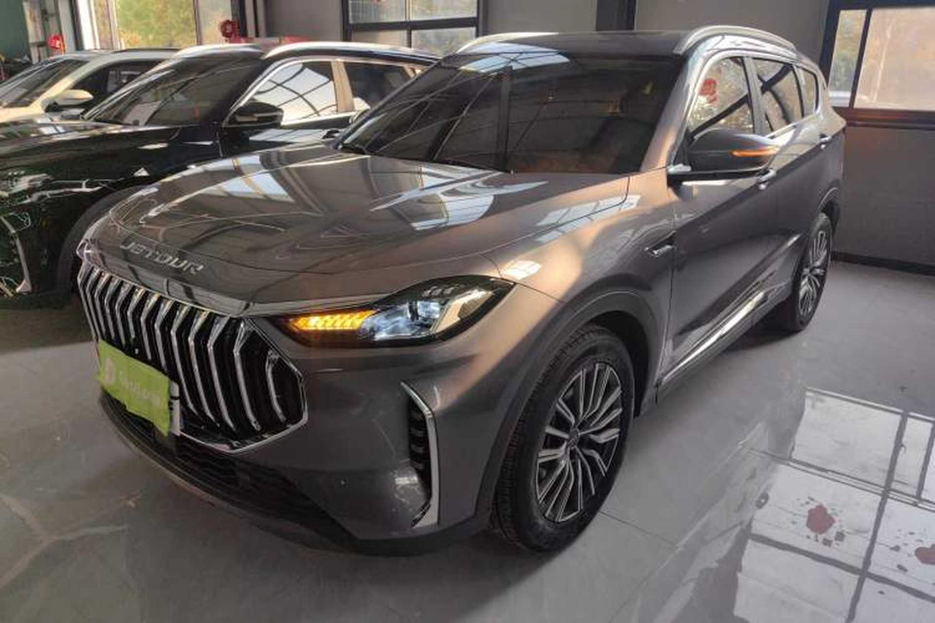 Used JETOUR X70 PLUS 2024 Champion Edition 1.5T DCT Champion MAX 5-Seater Front Left 45 Deg