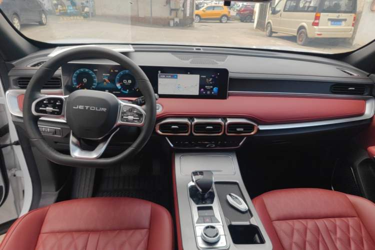 Used JETOUR X70 PLUS 2024 Champion Edition 1.5T DCT Champion MAX+ 7-Seater Center Console